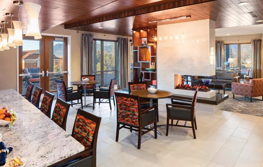 Sunny Vista Dining Tables